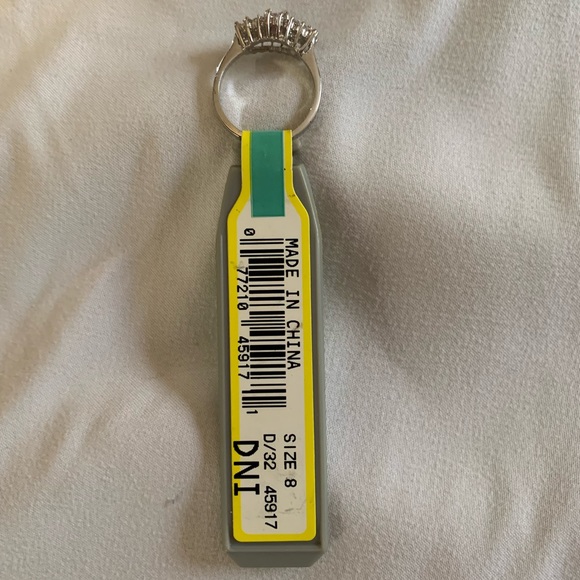 Beautiful woman’s ring - Picture 3 of 8